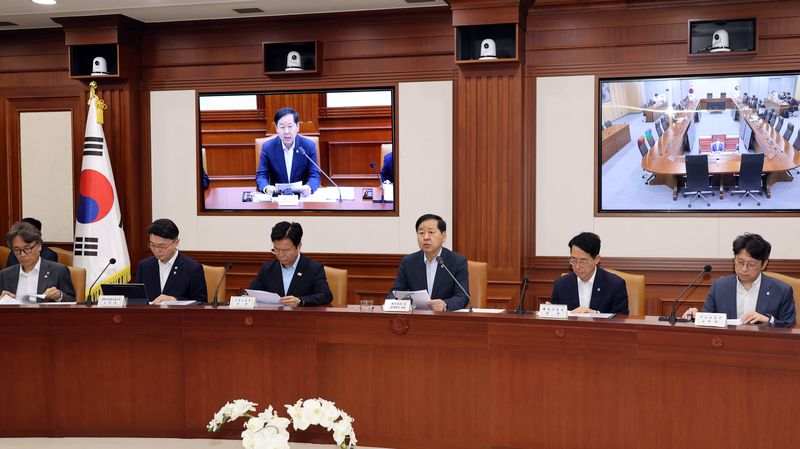 구윤철 부총리 겸 재정경제부 장관이 26일 오전 서울 종로구 정부서울청사에서 열린 비상경제본부 희의 겸 경제관계장관회의 겸 민생물가 특별관리 관계장관 태스크포스(TF)에서 발언하고 있다. 사진=서동일 기자