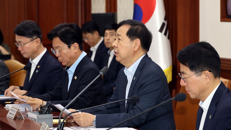 구윤철 부총리 겸 재정경제부 장관이 26일 오전 서울 종로구 정부서울청사에서 열린 비상경제본부 희의 겸 경제관계장관회의 겸 민생물가 특별관리 관계장관 태스크포스(TF)에서 발언하고 있다. 사진=서동일 기자