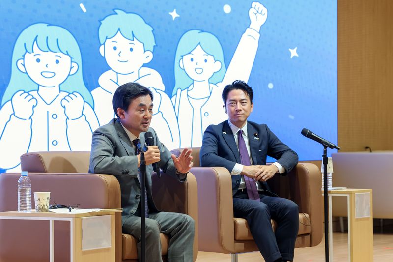 28일 오후 한국국방연구원에서 열린 한일 국방장관과 청년 안보대화 행사에서 안규백 국방부장관이 청년들의 질문에 답하고 있다. 국방부 체공