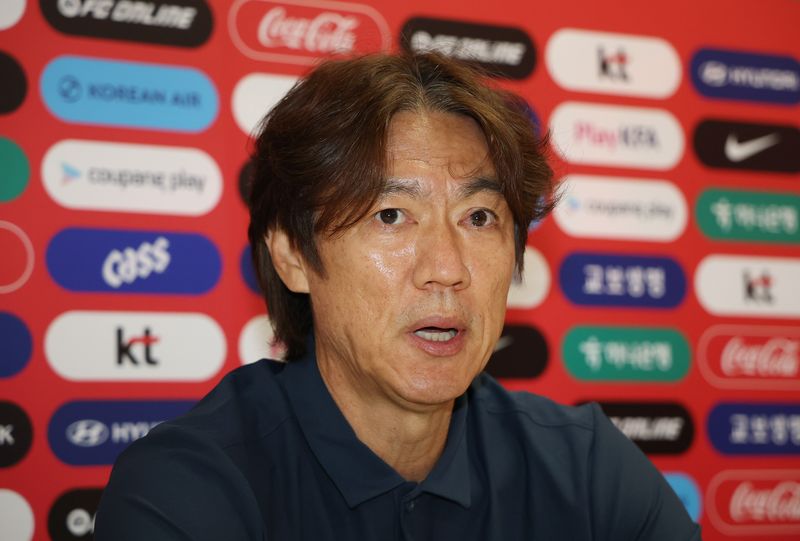 2026 북중미 월드컵 조별리그에서 탈락한 한국 축구 국가대표팀 홍명보 감독이 28일(현지시간) 오전 멕시코 과달라하라 인근 사포판의 치바스 바예 베르데에서 사퇴 기자회견을 하고 있다.연합뉴스