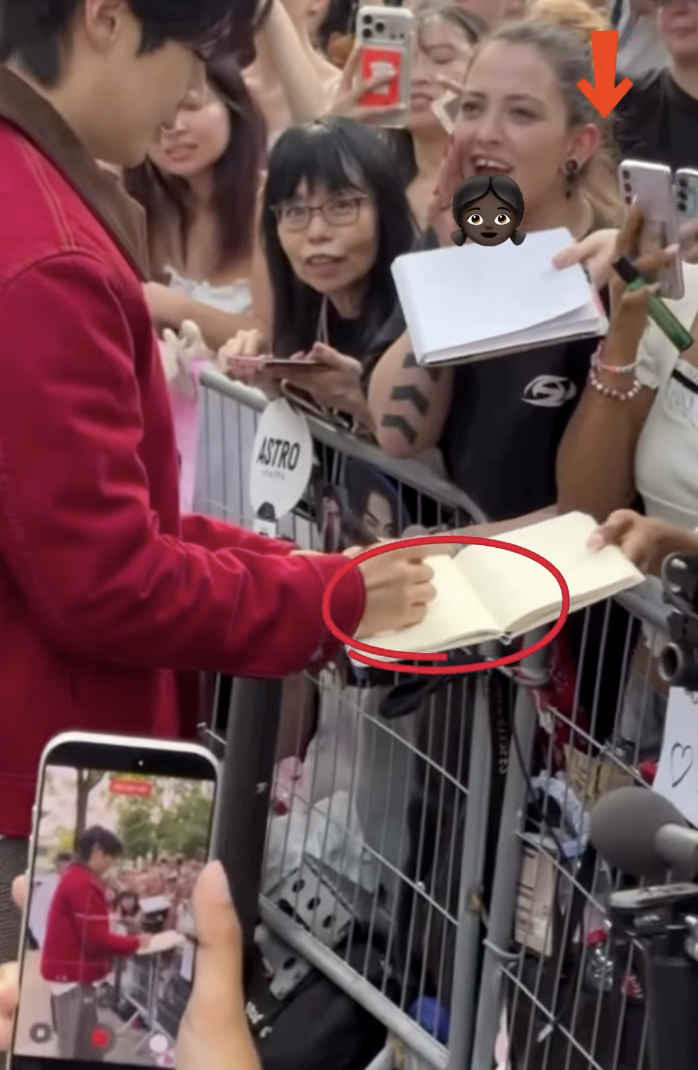배우 최우식이 인종차별을 했다는 주장을 제기한 흑인 팬에게 사과의 뜻을 담은 영문 메시지를 SNS에 올렸다. 다만 행사 후 다른 영상에는 흑인 팬들에게 사인을 해 주는 모습이 포착되기도 했다. /사진=최우식 인스타그램 캡처