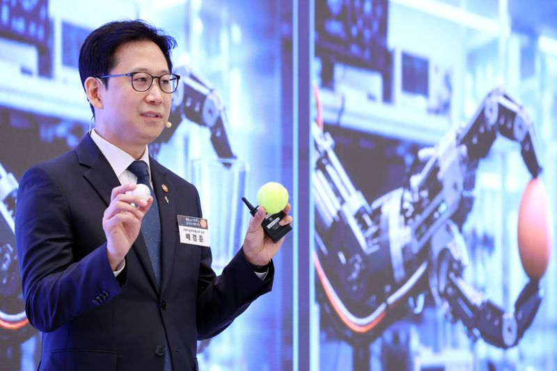 배경훈이 테니스공·탁구공을 손에 든 이유는…