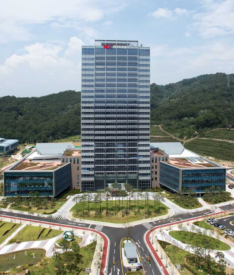 도로공사, 8월 휴게소 운영개편 시범 8곳 입찰