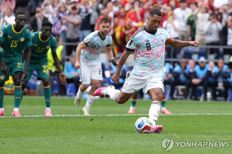 페널티킥 차는 벨기에의 틸레만스 (출처=연합뉴스)