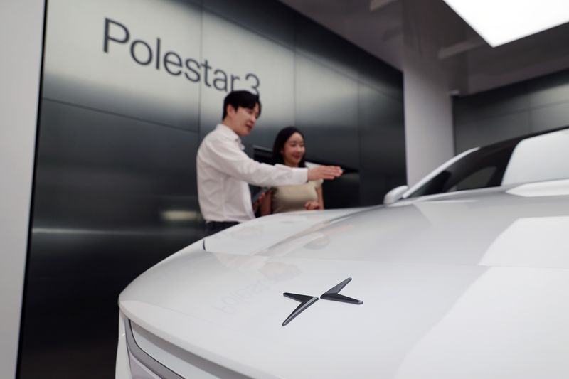 스웨덴 프리미엄 전기차 브랜드 폴스타의 플래그십 전기 퍼포먼스 SUV '폴스타3(Polestar3)가 국내 출시돼 2일 서울 강남구 폴스타 스페이스에 전시돼 있다. 폴스타3의 국내 판매 가격은 리어 모터 7790만원, 듀얼 모터 8590만원, 퍼포먼스 9900만원이며 공식 출고는 2026년 9월부터 순차적으로 시작될 예정이다. 사진=서동일 기자