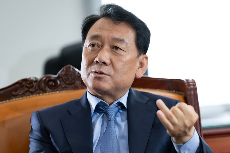 이광재 국회 예산결산특별위원장이 2일 서울 여의도 국회에서 뉴스1과 인터뷰하고 있다. ⓒ 뉴스1 유승관 기자