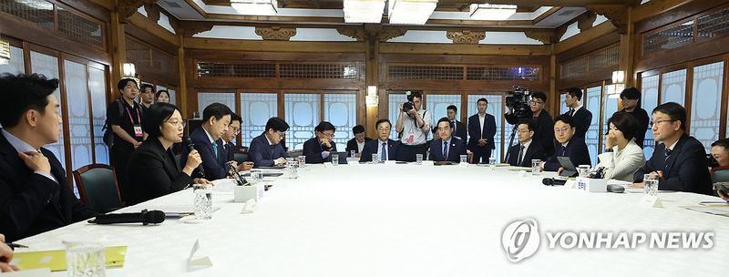 고위당정협의회 발언하는 한성숙 국무총리 (출처=연합뉴스)