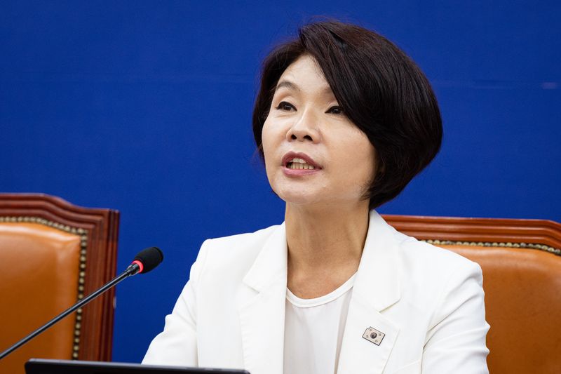 한정애 더불어민주당 정책위의장이 2일 서울 여의도 국회에서 열린 정책조정회의에서 모두 발언을 하고 있다. 2026.7.2 ⓒ 뉴스1 유승관 기자