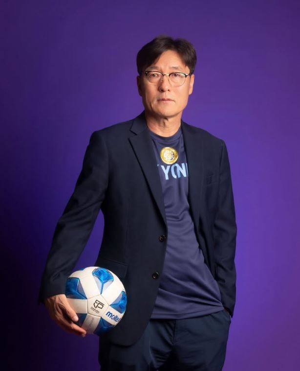 캄보디아 프로축구 나가월드FC가 이임생 전 대한축구협회 기술이사를 신임 테크니컬 디렉터로 선임했다고 발표했다. 'nagaworld.fc' 인스타그램 계정 캡처. /사진=뉴시스