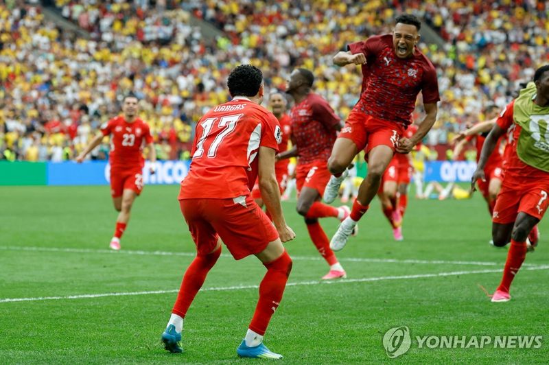 72년 만의 8강행 이룬 스위스 축구 대표팀. 연합뉴스