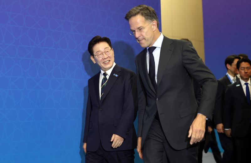 이재명 대통령과 마르크 뤼터 북대서양조약기구(NATO·나토) 사무총장이 7일(현지시간) 튀르키예 앙카라 컨벤션센터에서 열린 NATO 사무총장-IP4 소인수 회담을 마친 뒤 이동하고 있다. 2026.7.7 ⓒ 뉴스1 이재명 기자