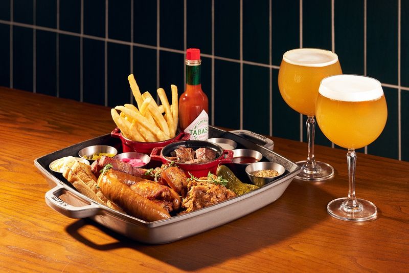 'MJ23 스포츠 바 앤 그릴'에서 내놓는 '썸머 BBQ 플래터'