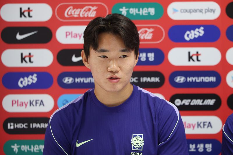 [사포판(멕시코)=뉴시스] 김명년 기자 = 축구 국가대표팀 양현준이 27일(현지 시간) 멕시코 과달라하라 인근 사포판에 위치한 베이스캠프 훈련장 치바스 바예 베르데에서 훈련 전 기자회견하고 있다. 2026.06.28. kmn@newsis.com