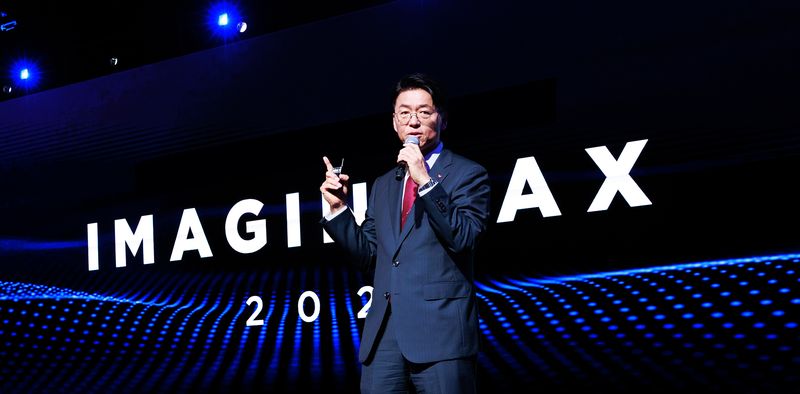 김완종 SK AX 사장이 16일 서울 강남구 그랜드 인터컨티넨탈 파르나스 호텔에서 열린 'IMAGINE AX 2026' 컨퍼런스에서 기조 연설을 하고 있다.2026.06.16.(SK AX 제공)