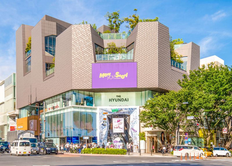 현대백화점이 일본 도쿄의 명품 거리 오모테산도에 K-콘텐츠 수출 플랫폼 '더현대 글로벌'의 첫 플래그십 스토어를 선보인다고 9일 밝혔다.