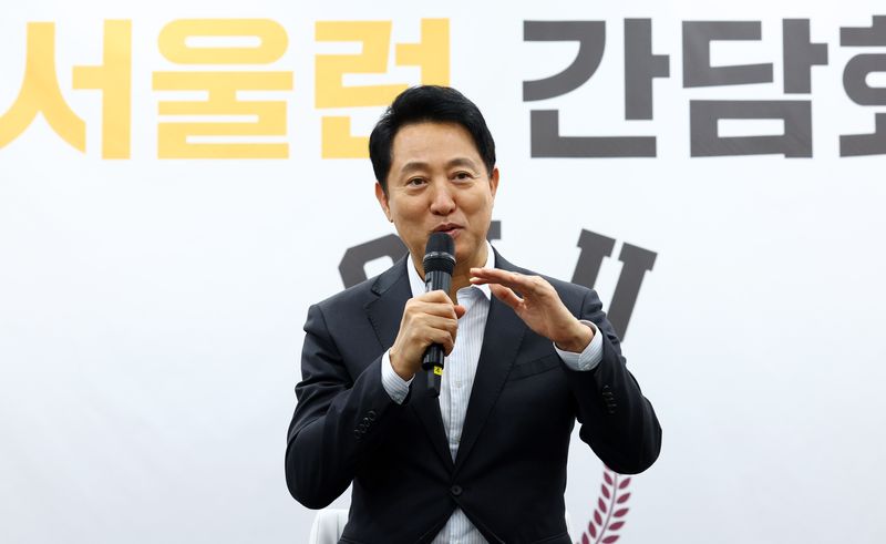 [서울=뉴시스] 전신 기자 = 오세훈 서울시장이 8일 서울시청에서 열린 지역아동센터와 함께하는 서울런 간담회에서 발언하고 있다. 2026.07.08. photo1006@newsis.com