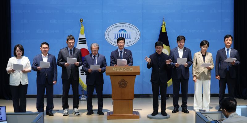 與, 선관위 개혁3법 발의…중앙선관위원장 상임으로 전환