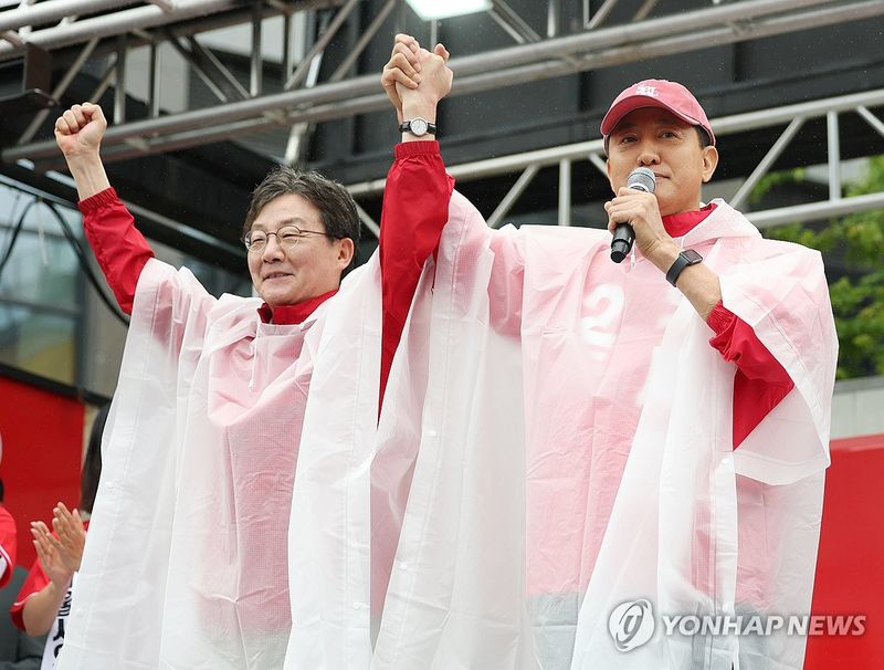첫 유세 나선 오세훈, 유승민과 함께 (출처=연합뉴스)
