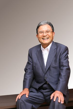 강병중 넥센그룹 회장, 사재 100억 쾌척