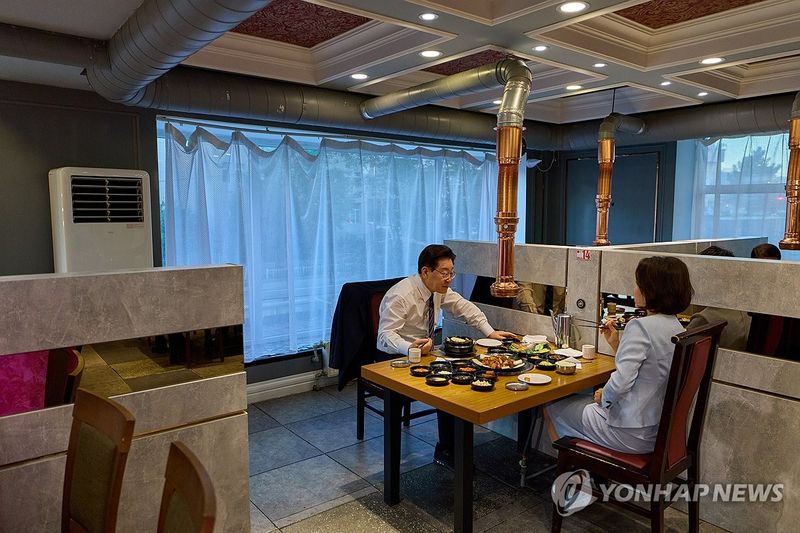 이재명 대통령 부부, 몽골 '서울의 거리' 방문 (출처=연합뉴스)