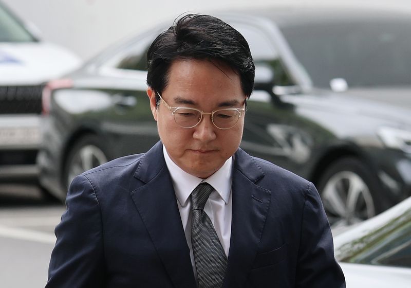 '내란 가담' 혐의를 받는 심우정 전 검찰총장이 24일 오전 경기 과천 2차 종합특검 사무실에서 피의자 신분으로 조사를 받기 위해 출석하고 있다. 2026.6.24 ⓒ 뉴스1 오대일 기자