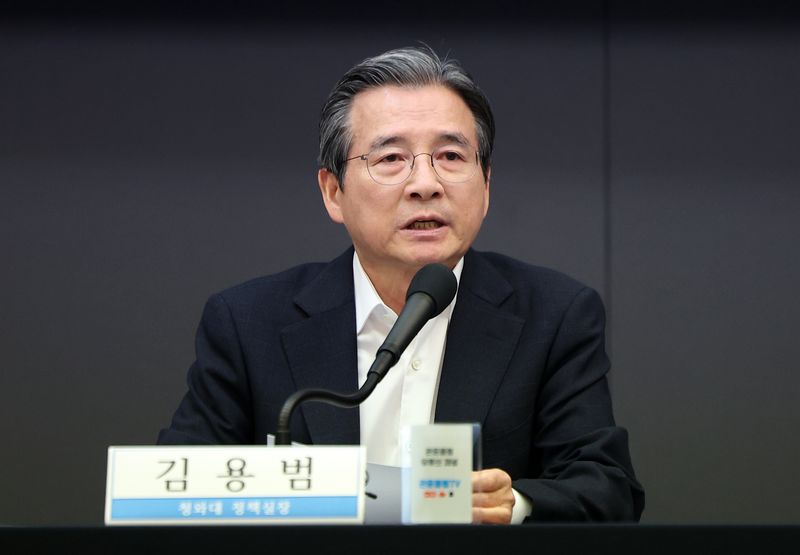 [서울=뉴시스] 김선웅 기자 = 김용범 대통령비서실 정책실장이 24일 서울 중구 한국프레스센터에서 열린 관훈토론회에서 모두발언을 하고 있다. 2026.06.24. mangusta@newsis.com