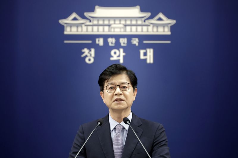 성기홍 홍보소통수석이 지난달 10일 청와대에서 신임 국무조정실장에 임기근 기획예산처 차관 임명 관련 브리핑을 하고 있다. 뉴시스