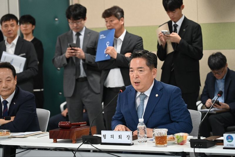 10일 오후 나주 빛가람복합문화체육센터에서 열린 시장·군수·구청장협의회 임시회에서 김병내 청장이 전반기 협의회장으로 선출돼 발언하고 있다.(독자 제공. 재판매 및 DB 금지)