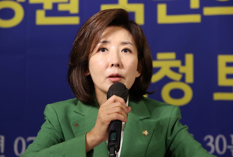 [대구=뉴시스] 정창오 기자 = 나경원 국민의힘 의원이 8일 오전 대구 남구 이천동 대구아트파크에서 열린 아시아포럼21 초청 토론회에서 모두 발언을 하고 있다. 2026.07.08 photo@newsis.com