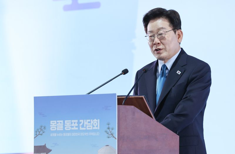 몽골을 국빈 방문 중인 이재명 대통령이 10일(현지시간) 울란바타르 한 호텔에서 열린 동포 오찬간담회에서 발언하고 있다. 2026.7.10 ⓒ 뉴스1 이재명 기자