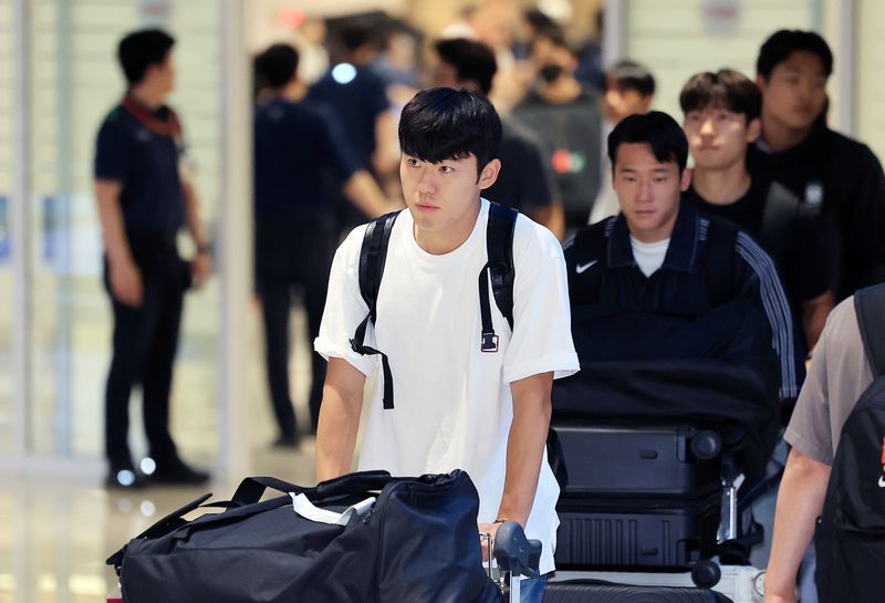 대한민국 축구국가대표팀 이기혁이 2026 국제축구연맹(FIFA) 북중미 월드컵 일정을 마치고 1일 인천국제공항 제2여객터미널을 통해 귀국하고 있다. 2026.7.1 ⓒ 뉴스1 이호윤 기자