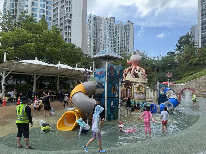용인시의 한 공원 물놀이장 모습.(용인시 제공)