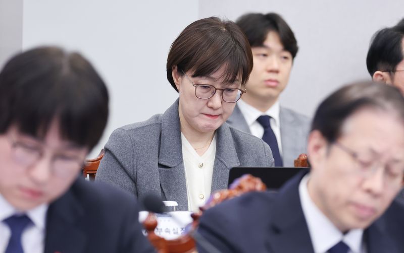 김현지 제1부속실장이 지난 1월 청와대에서 열린 수석보좌관회의에 참석하고 있다. 뉴스1