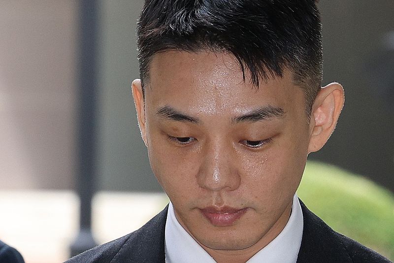 유아인 '호프' 시사회 등장…장재현 동행에 복귀설 놓고 또 갑론을박 [N이슈]