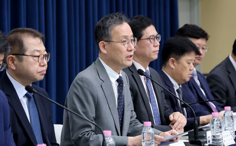 이형일 재정경제부 1차관이 지난 10일 세종시 정부세종청사에서 2026년 하반기 경제성장전략을 발표하고 있다. 2026.7.14/뉴스1