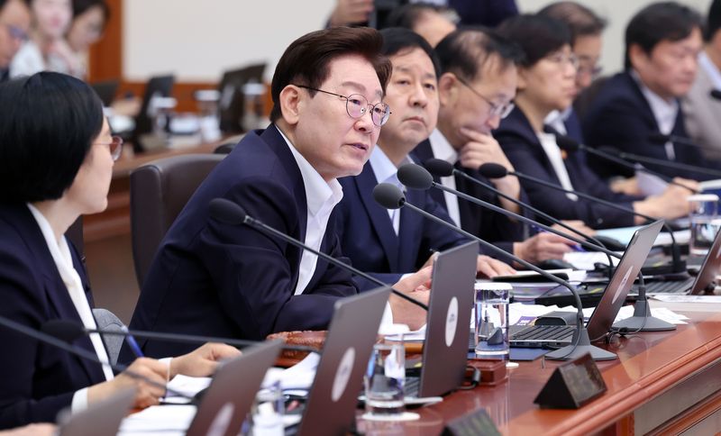 [서울=뉴시스] 조성봉 기자 = 이재명 대통령이 14일 청와대에서 열린 국무회의에서 발언하고 있다. 2026.07.14. suncho21@newsis.com