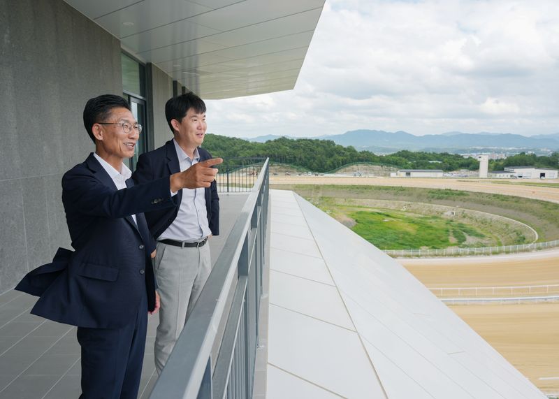 김병삼 영천시장, 개장 앞둔 경마공원 현장 점검