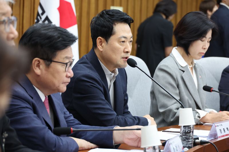 장동혁 국민의힘 대표가 14일 서울 여의도 국회에서 열린 장윤기 사건이 드러낸 수사 공백과 보완수사권의 필요성 토론회에서 발언하고 있다. 2026.7.14 ⓒ 뉴스1 신웅수 기자