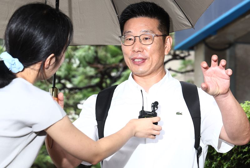 조성현 전 육군 수도방위사령부 제1경비단장(대령)이 15일 오전 내란 중요임무 종사 혐의 관련 피의자 조사를 받기 위해 경기 과천 2차 종합특검 사무실로 출석하며 취재진 질의에 답변하고 있다. 2026.7.15 ⓒ 뉴스1 김민지 기자