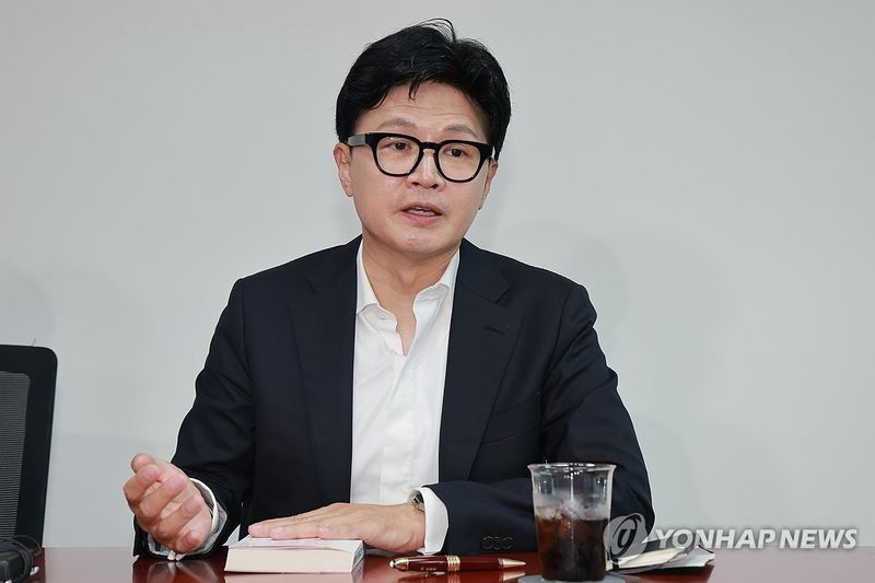 '부산 돌려차기' 사건 피해자 면담 마친 한동훈 의원 (출처=연합뉴스)