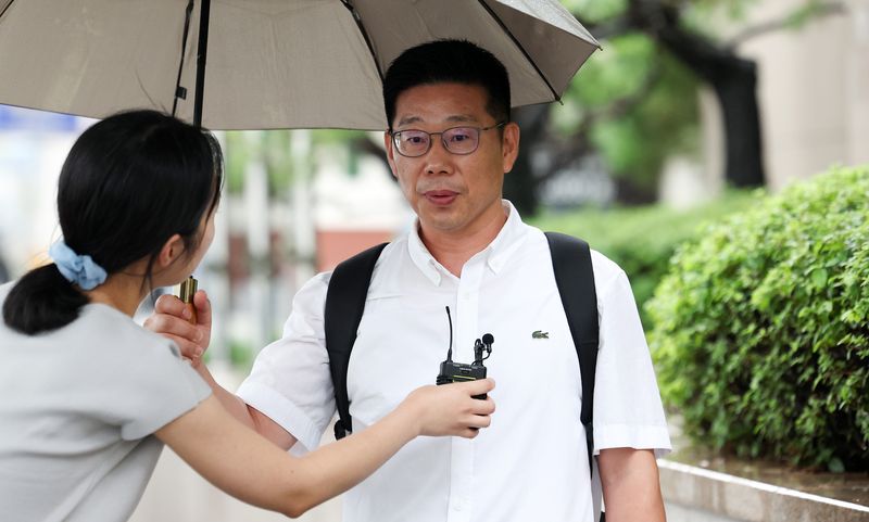 [과천=뉴시스]김선웅 기자 = 전 육군 수방사 제1경비단장 조성현 대령이 15일 경기 과천시 소재 2차 종합특검 사무실에서 진행되는 내란 중요임무 종사 혐의 피의자 조사에 출석하고 있다. 2026.07.15. mangusta@newsis.com