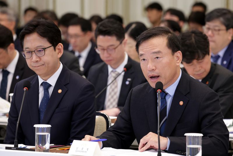 [서울=뉴시스] 김진아 기자 = 김종철 방송미디어통신위원장이 16일 청와대 영빈관에서 열린 '삶으로 체감하는 대체불가 대한민국-국민과 함께하는 두 번째 업무보고'에서 업무보고를 하고 있다. 2026.07.16. bluesoda@newsis.com