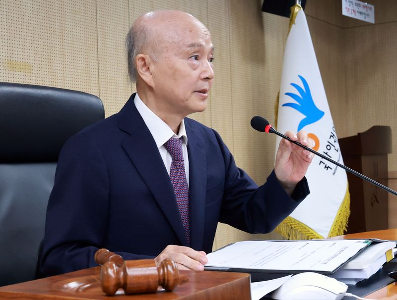 안창호 국가인위원회 위원장이 지난 7월 16일 서울 중구 국가인권위원회에서 열린 23차 상임위원회에서 발언하고 있다. 연합뉴스