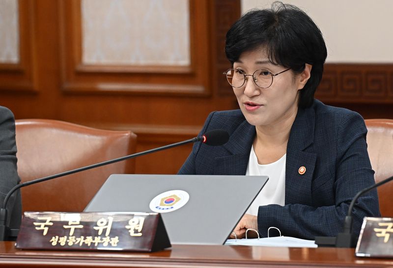 [서울=뉴시스] 조수정 기자 = 원민경 성평등가족부 장관이 지난 7일 서울 종로구 정부서울청사에서 열린 국무회의에서 공공생리대 시범 사업 관련 발언을 하고 있다. (공동취재) 2026.07.07. chocrystal@newsis.com