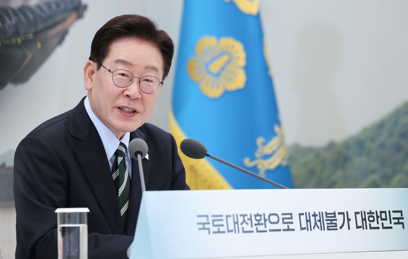 이재명 대통령이 16일 청와대 영빈관에서 열린 국토교통부, 농림축산식품부, 해양수산부 2차 업무보고에서 발언을 하고 있다. 2026.7.16 ⓒ 뉴스1 이재명 기자