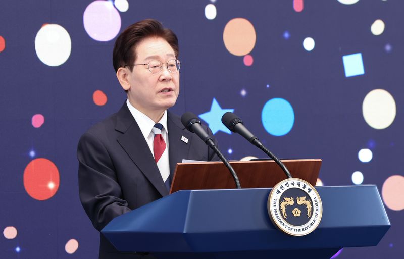 [서울=뉴시스] 조성봉 기자 = 이재명 대통령이 17일 청와대 영빈관에서 열린 '빛의 위원회' 출범 기념 시민 초청 행사에서 발언하고 있다. 2026.07.17. suncho21@newsis.com
