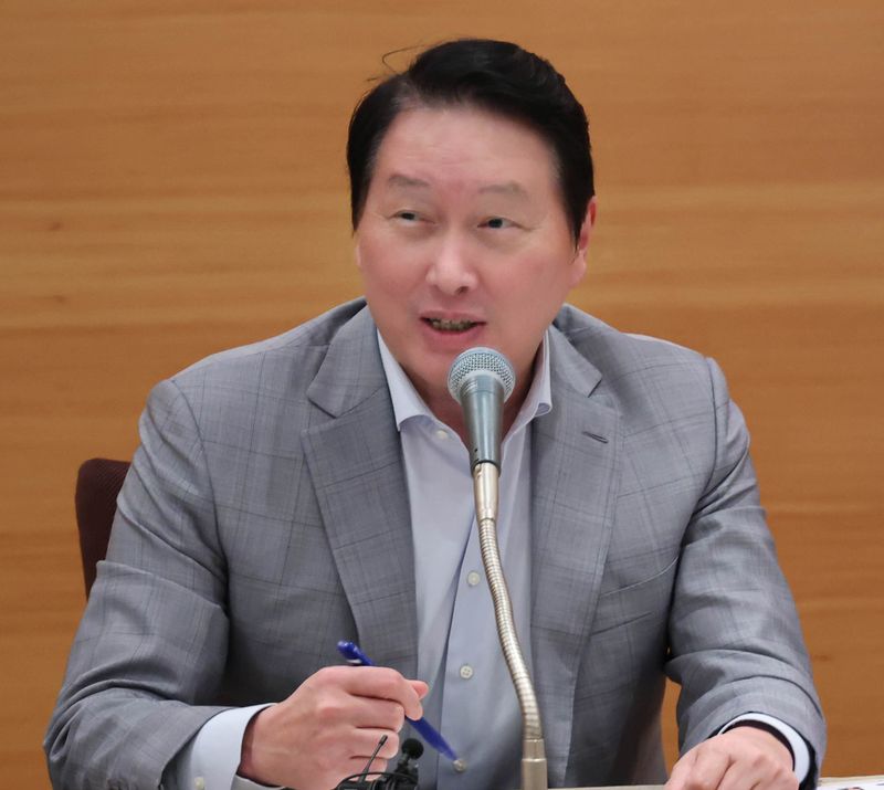 최태원 대한상공회의소 회장(SK그룹 회장)이 제49회 대한상공회의소 제주포럼에서 열린 기자간담회에서 발언하고 있다. (사진제공 = 대한상공회의소)