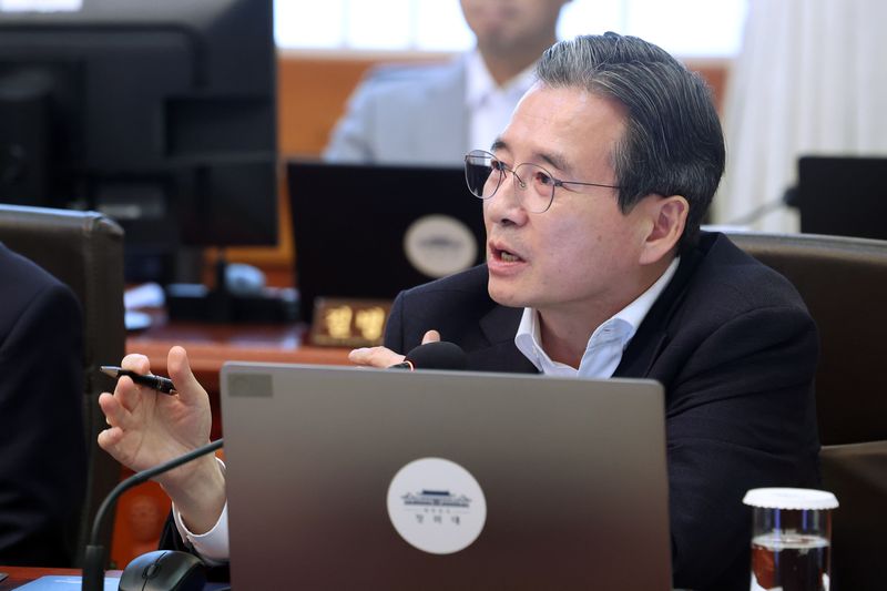김용범 정책실장이 14일 청와대에서 열린 국무회의에서 발언하고 있다. 2026.7.14 ⓒ 뉴스1 이재명 기자