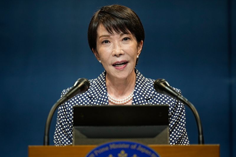 [에비앙=AP/뉴시스]다카이치 사나에(高市早苗) 일본 총리의 지지율이 주요 언론들의 여론조사에서 크게 하락하면서 출범 후 최저치를 기록했다. 사진은 지난달 17일(현지 시간) 프랑스 에비앙 르뱅에서 열린 주요 7개국(G7) 정상회의 후 기자회견에서 다카이치 총리가 발언하고 있는 모습. 2026.07.20.