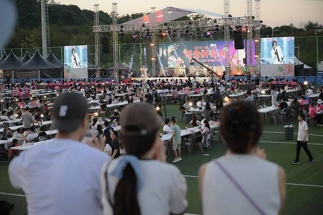 2025년 세종복숭아축제 피치비어나잇 자료사진. (세종시 제공. 재판매 및 DB 금지)